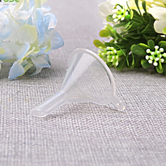 🦋4 for $20, or as marked. NWOT- Refillable Atomizer w/Funnel & Fill Pump Nozzle - Picture 2 of 5